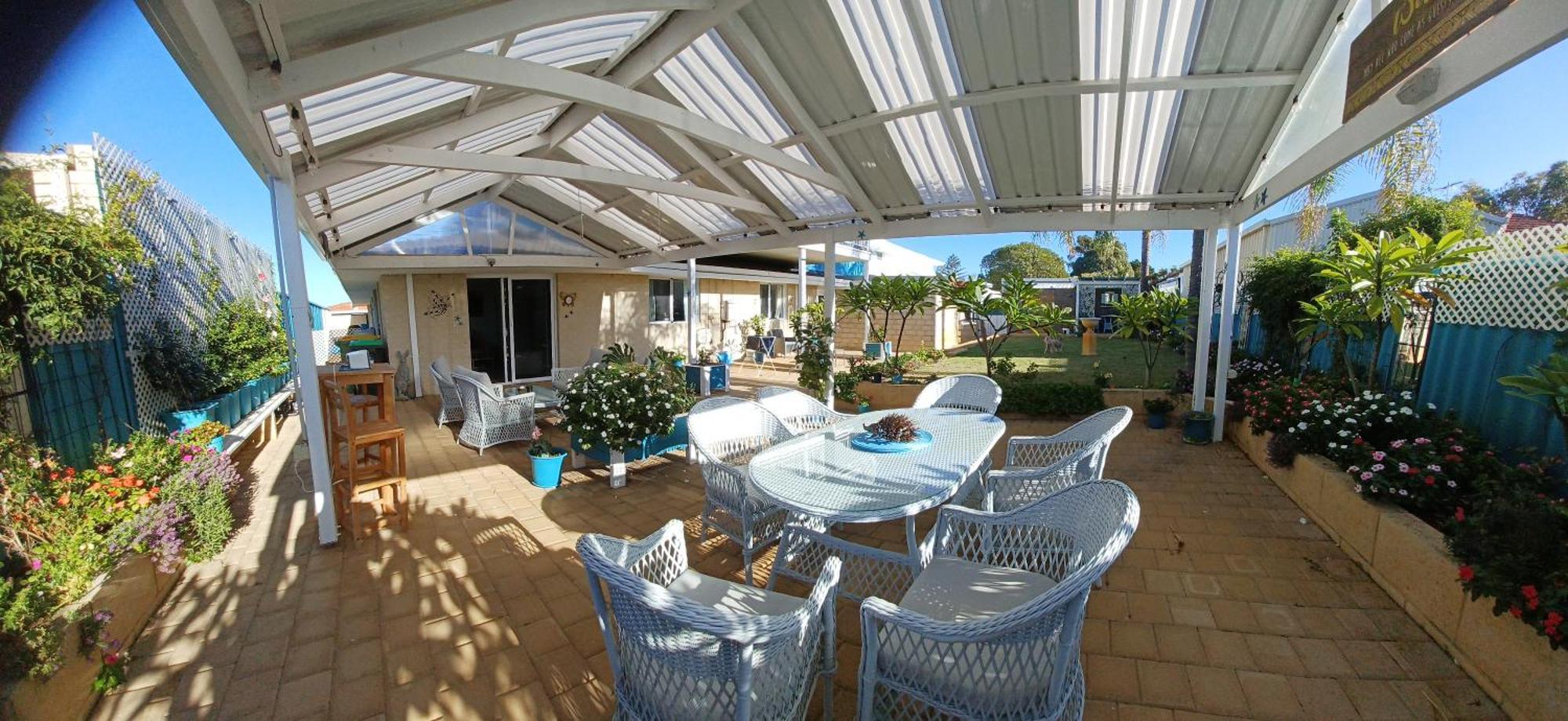 Palm Beach Guest House Rockingham Exterior photo